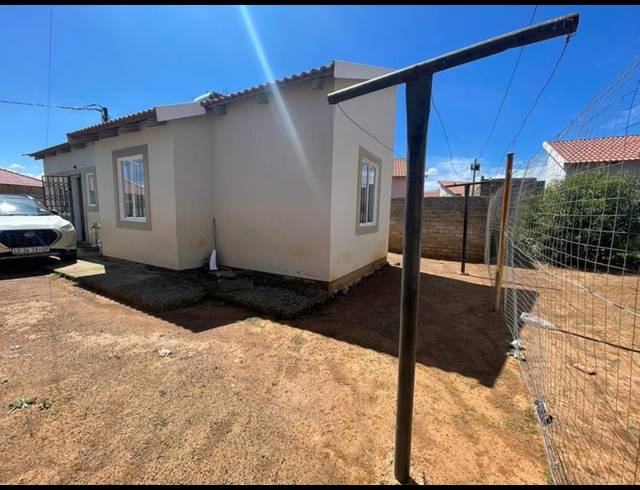 2 BEDROOM HOUSE FOR SALE IN SAVANNA CITY